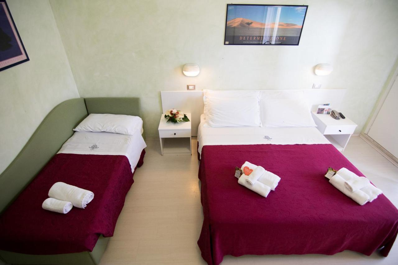 Hotel Dei Platani ريميني المظهر الخارجي الصورة